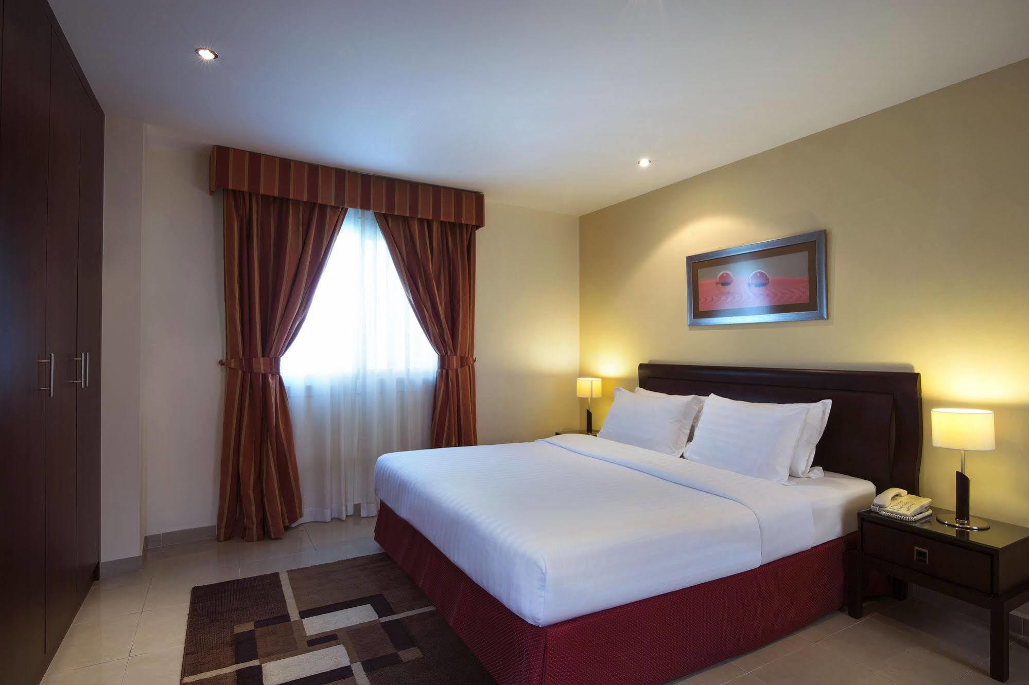 Time Crystal Hotel Apartment Dubai Exterior foto